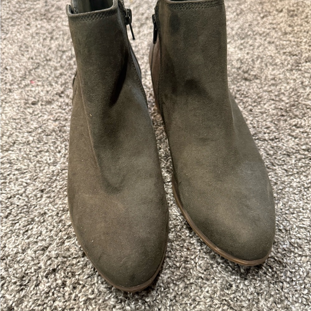 Avia Women's Olive Ankle Boots